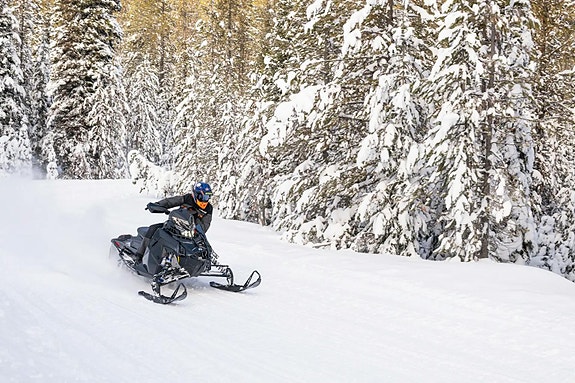 Polaris 9R INDY XCR 137 7 of 8