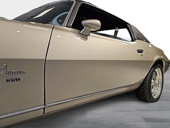 Chevrolet Camaro 18 of 20