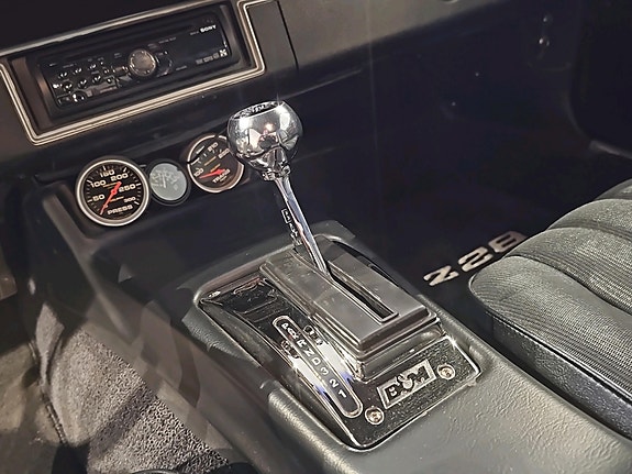 Chevrolet Camaro 14 of 20