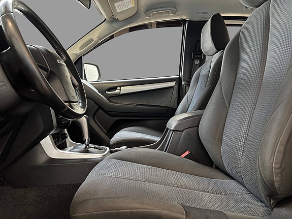 Isuzu D-max 12 of 30