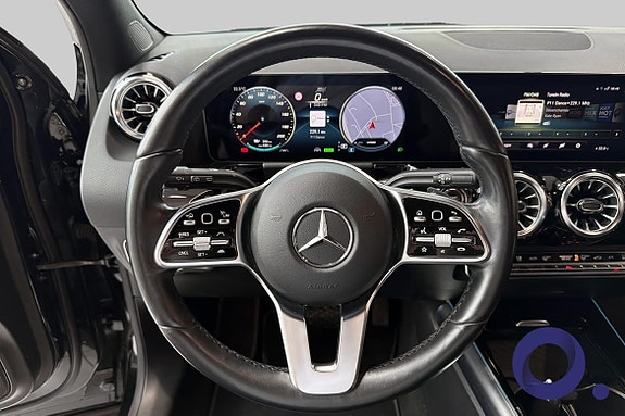 Mercedes-Benz EQA300 17 of 24