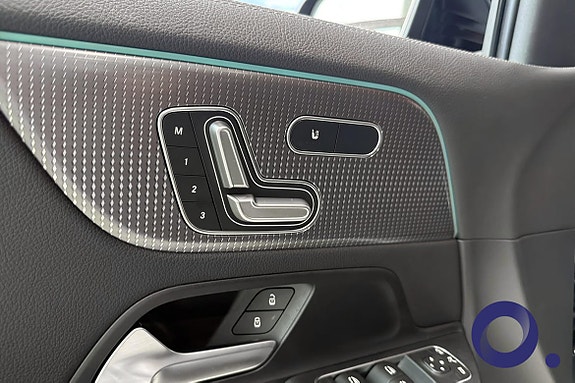 Mercedes-Benz EQA300 15 of 24