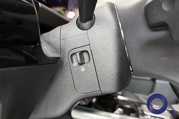 Mercedes-Benz EQA300 16 of 24