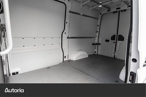 Volkswagen Crafter 12 of 30