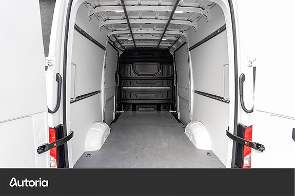 Volkswagen Crafter 13 of 30