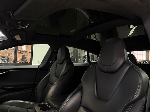 Tesla Model S 11 of 27