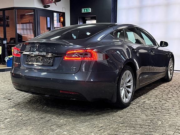 Tesla Model S 5 of 27