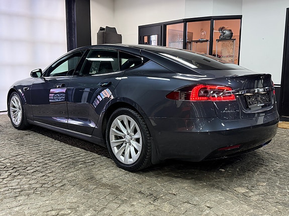 Tesla Model S 3 of 27