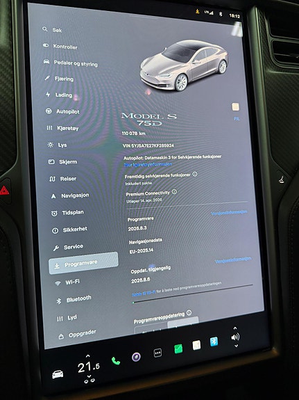 Tesla Model S 23 of 27