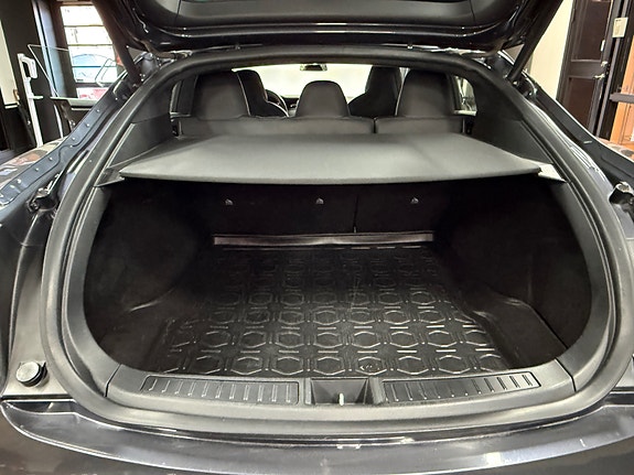 Tesla Model S 7 of 27