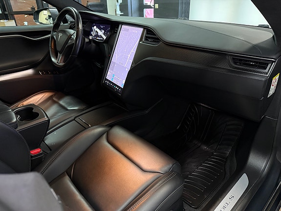 Tesla Model S 10 of 27