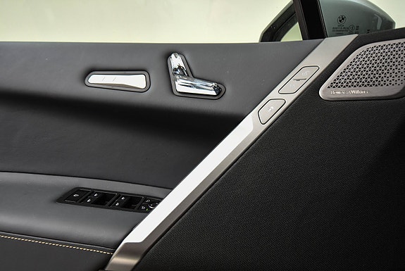 BMW iX 11 of 20