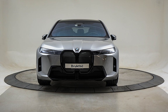 BMW iX 19 of 20