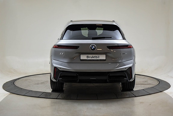 BMW iX 20 of 20