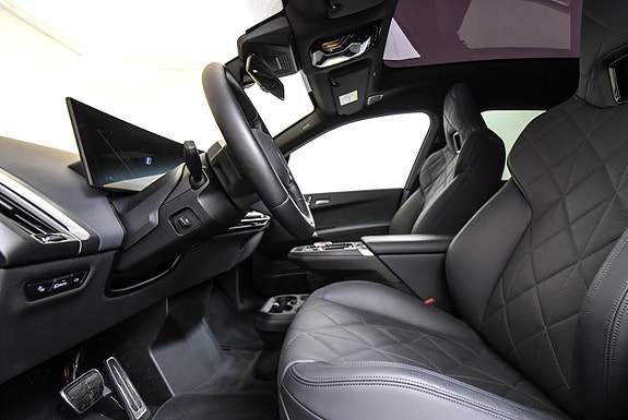 BMW iX 17 of 20