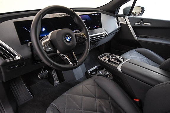 BMW iX 16 of 20