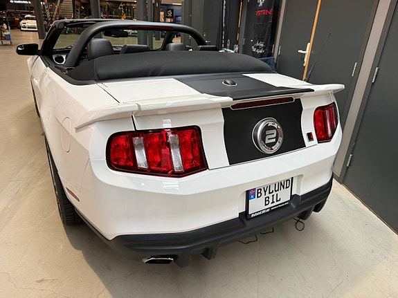 Ford Mustang 16 of 30