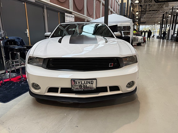 Ford Mustang 4 of 30