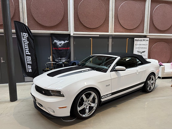 Ford Mustang 8 of 30