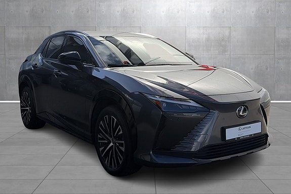 Lexus RZ450e 7 of 22