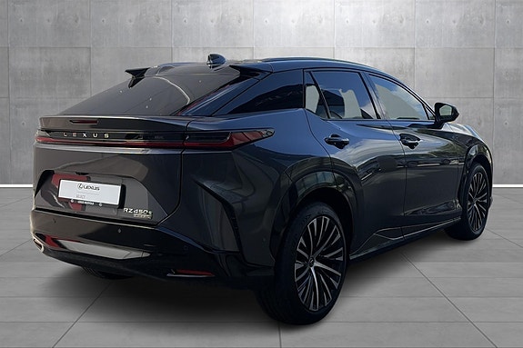 Lexus RZ450e 5 of 22