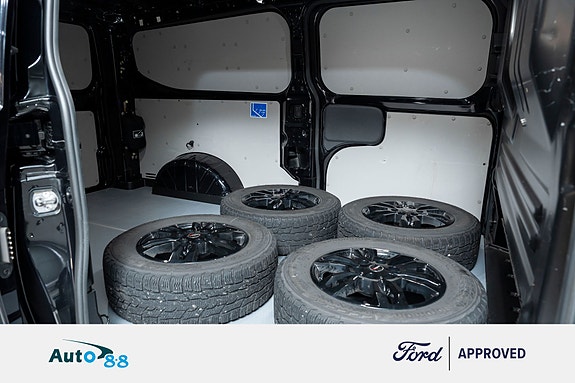 Ford Transit Custom 28 of 30