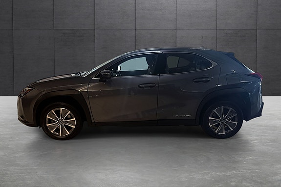 Lexus UX300e 2 of 21