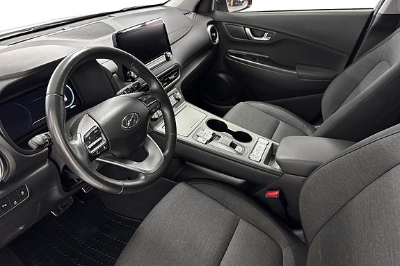 Hyundai Kona 12 of 30