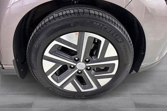 Hyundai Kona 11 of 30