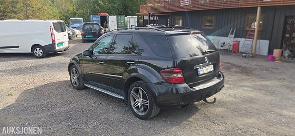 Mercedes-Benz M-Klasse 8 of 23
