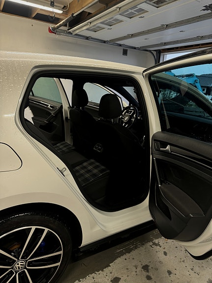Volkswagen Golf VII 10 of 19