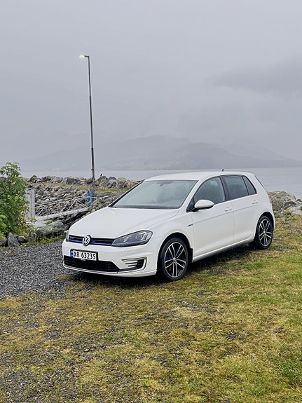 Volkswagen Golf VII 2 of 19