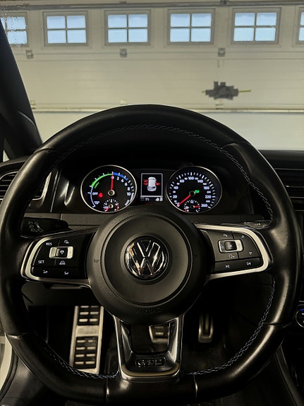 Volkswagen Golf VII 13 of 19