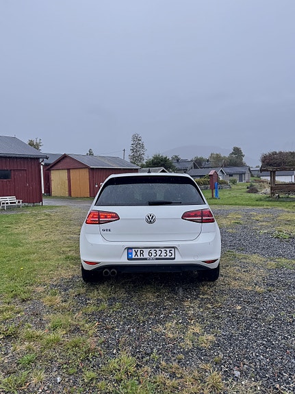 Volkswagen Golf VII 5 of 19