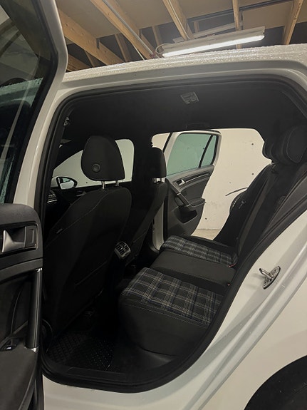 Volkswagen Golf VII 15 of 19