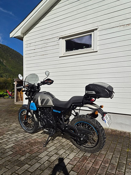 Royal Enfield Scram 411 3 of 9