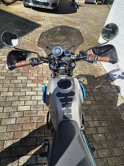 Royal Enfield Scram 411 6 of 9