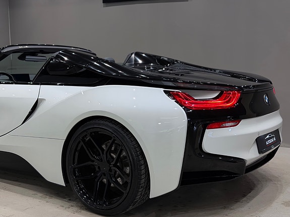 BMW i8 14 of 30