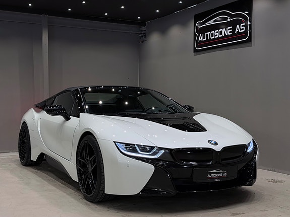 BMW i8 2 of 30