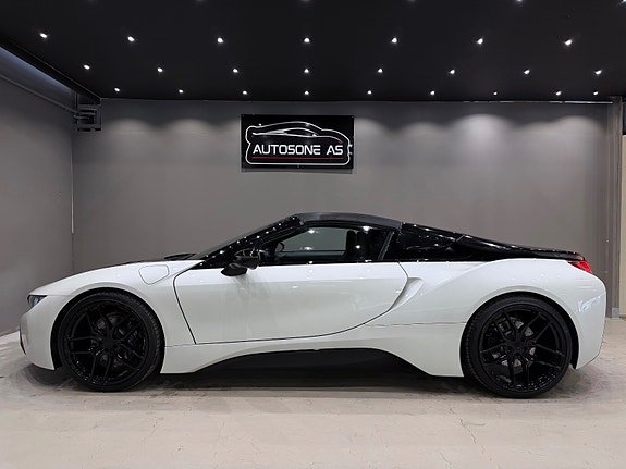 BMW i8 12 of 30