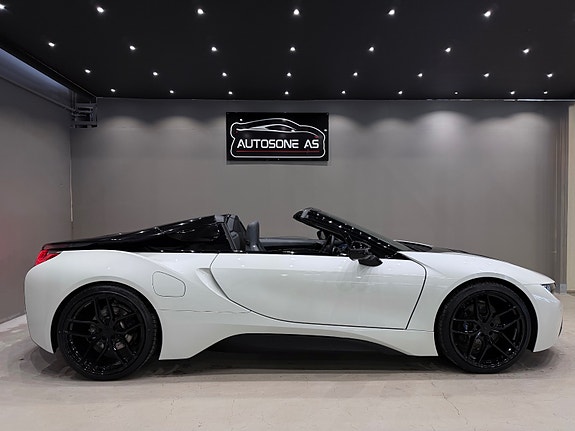 BMW i8 10 of 30
