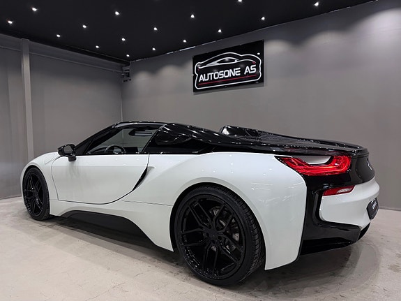 BMW i8 13 of 30