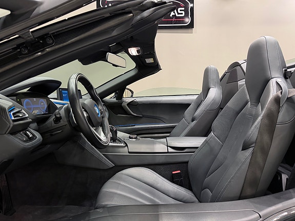 BMW i8 22 of 30