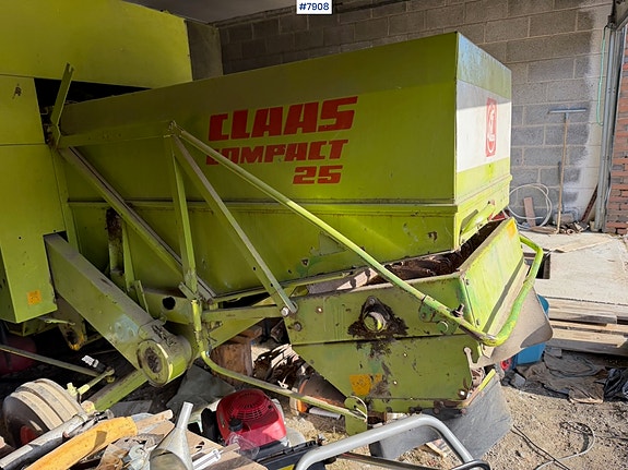 CLAAS 1973 Compact 25 Tresker 4 of 30