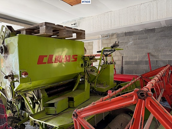 CLAAS 1973 Compact 25 Tresker 3 of 30