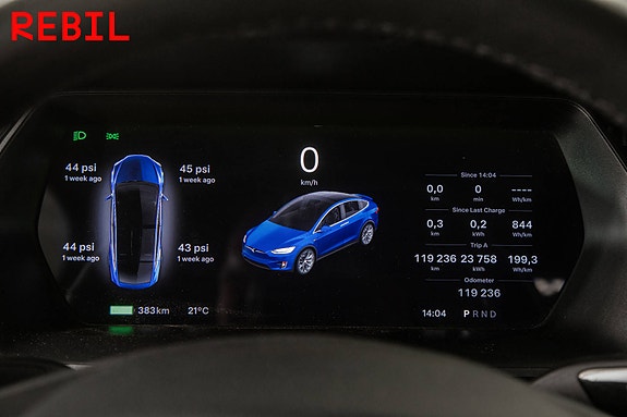 Tesla Model X 15 of 30