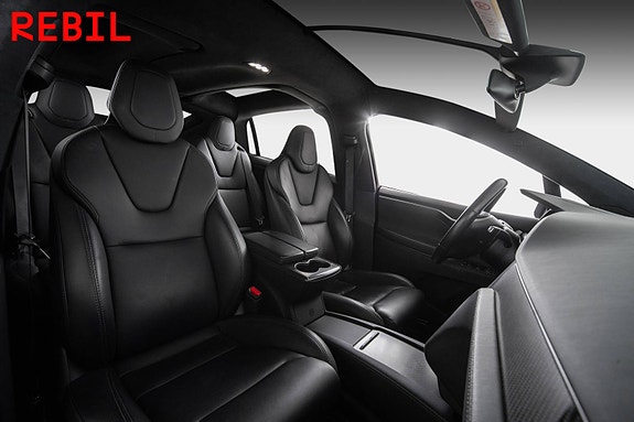 Tesla Model X 27 of 30