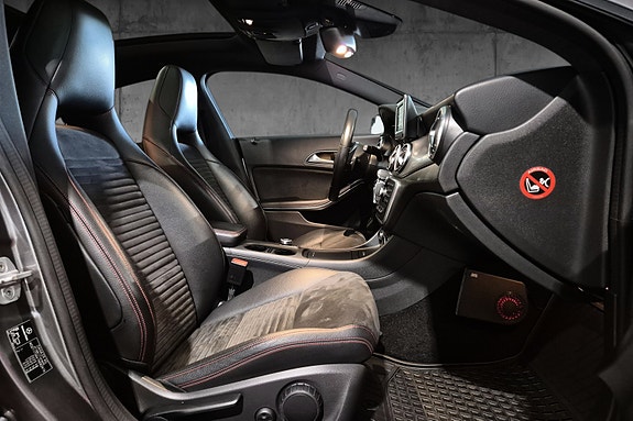 Mercedes-Benz CLA250 15 of 23