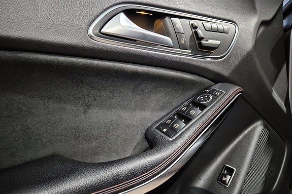 Mercedes-Benz CLA250 22 of 23