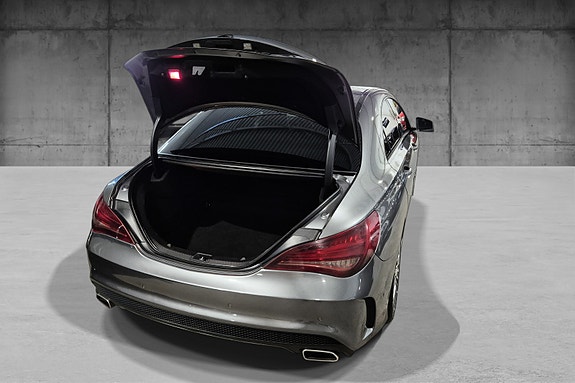 Mercedes-Benz CLA250 12 of 23